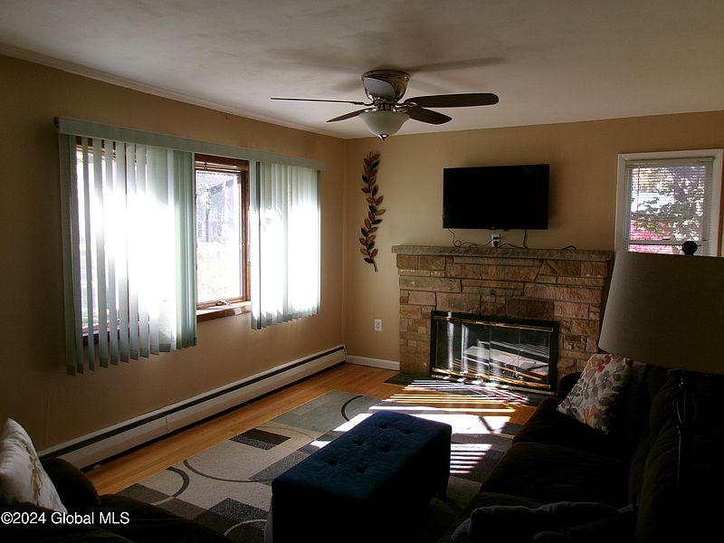 5th image of 31 Albert Drive