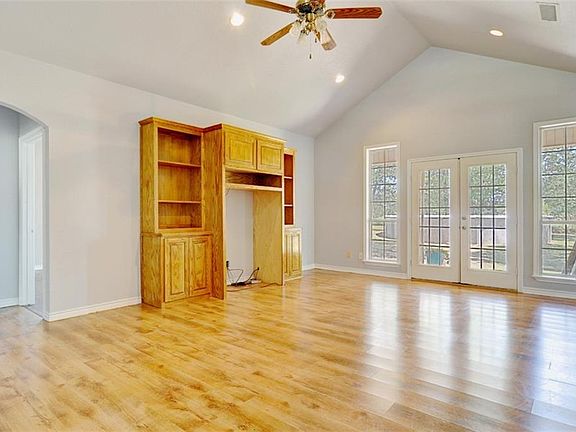 4th image of 309 Private Road 2397