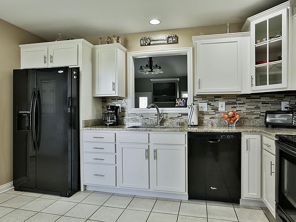 3rd image of 79 Brassfield Blvd