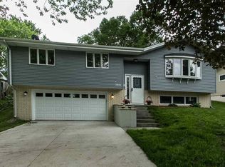 2930 Van Buren St, Dubuque, IA 52001