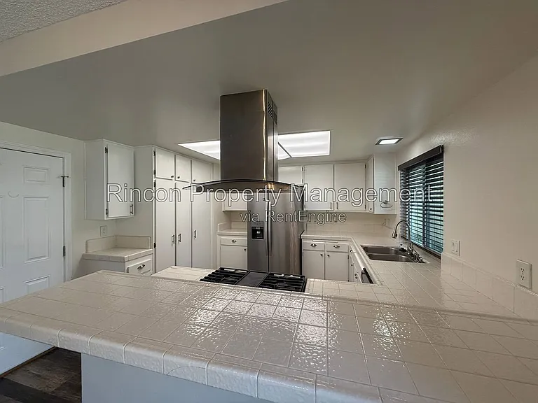 694 Deerhunter Ln — Photo 9