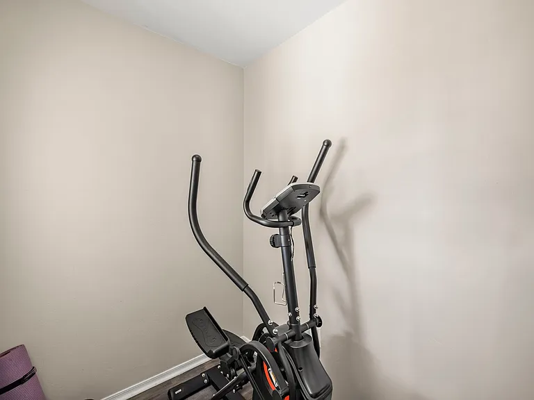 2450 W Glenrosa Ave #9 — Photo 6