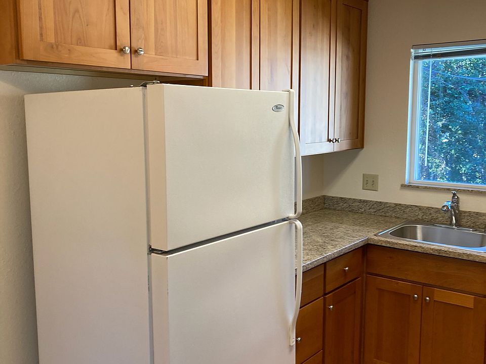1st image of 685 Mariposa Ave Unit 7