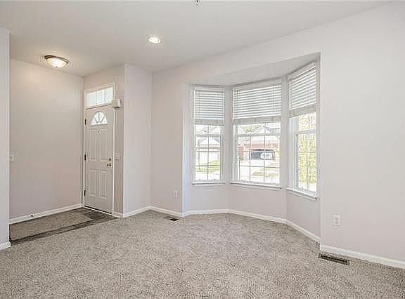 3rd image of 826 Summerfield Dr #255
