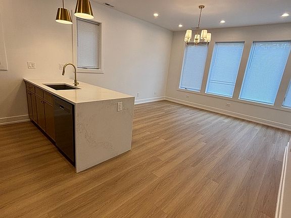 5th image of 6042 S Eberhart Ave #2