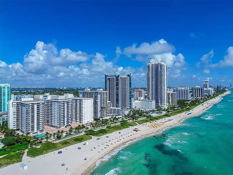 6039 Collins Ave #936 — Photo 42