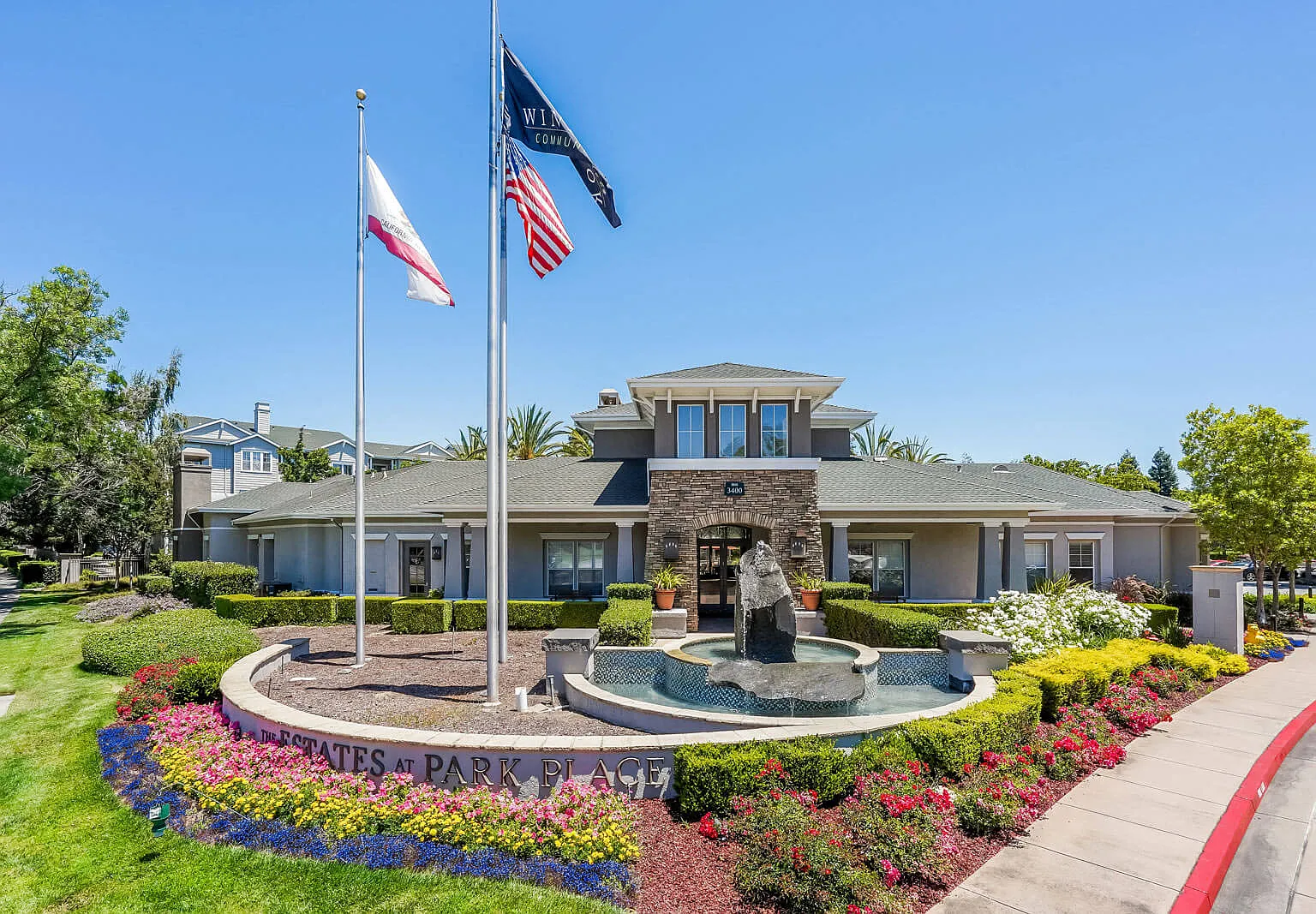 The Estates at Park Place — Photo 4