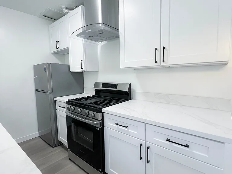 1506 1/2 Maple St #1506 — Photo 37