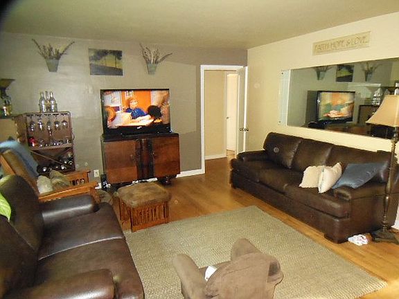 2nd image of 885 Thompson Ave NE