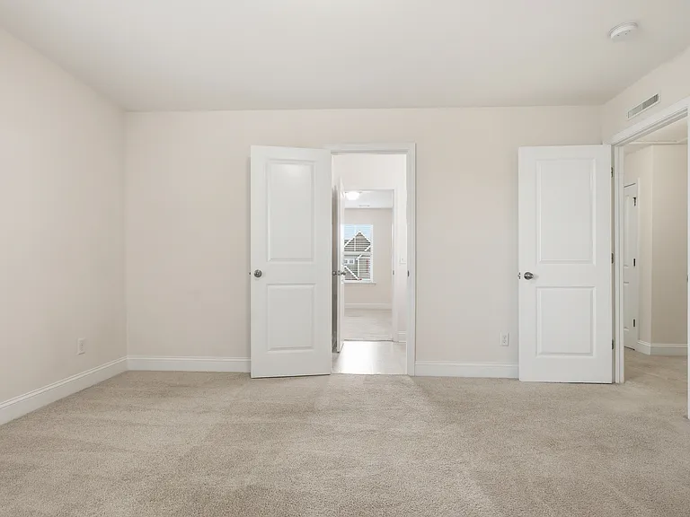 105 Grimsby Rd — Photo 28