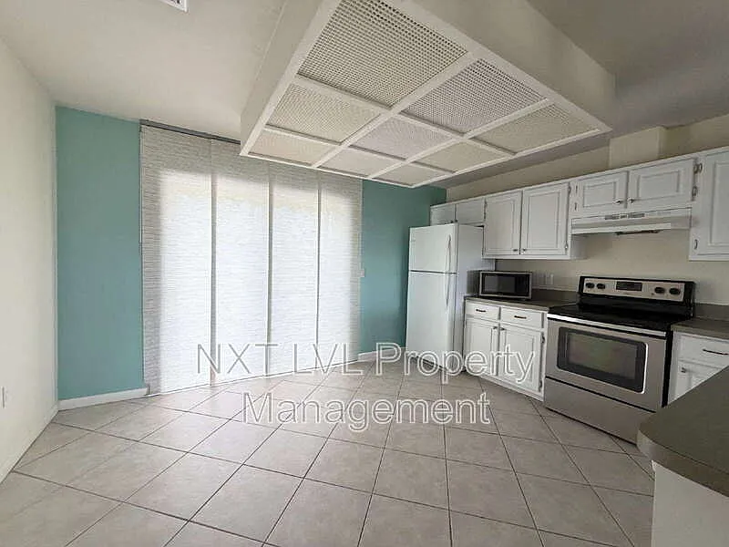 2 bed, 2.0 bath, 1000 sqft, $1,495 — Photo 4