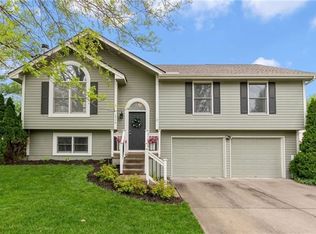 1716 Patricia Dr, Kearney, MO 64060