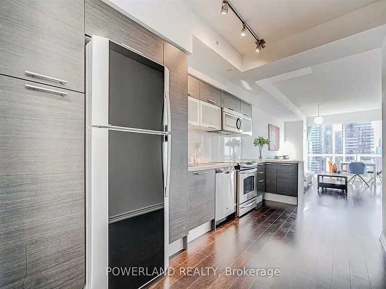 386 Yonge St #3401 — Photo 5