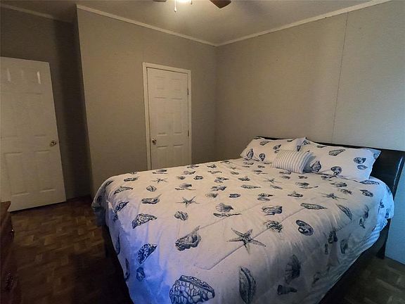 4th image of 222 Crest Haven St