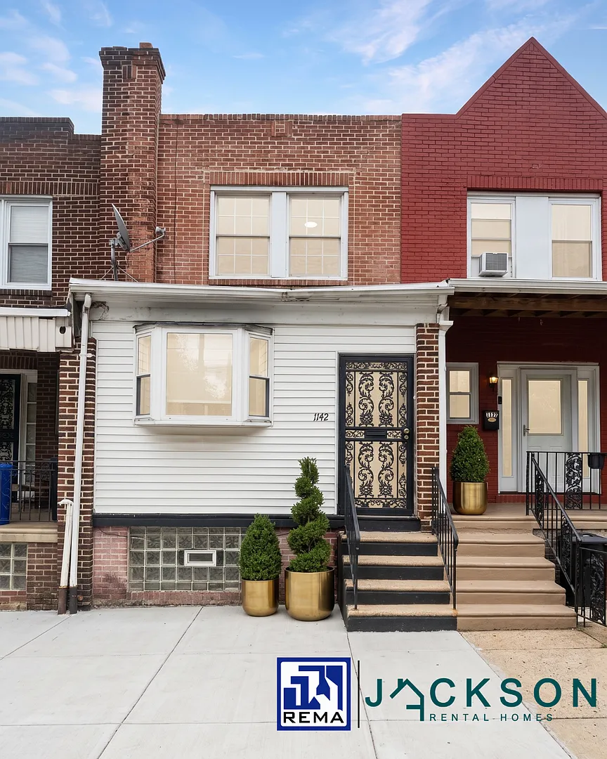 1142 E. Woodlawn St. — Photo 1