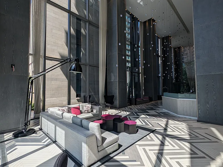 1080 Bay St #907 — Photo 15