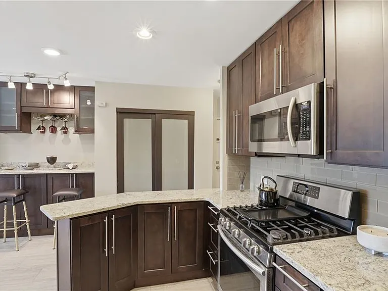 2285 Peachtree Rd NE #709 — Photo 9
