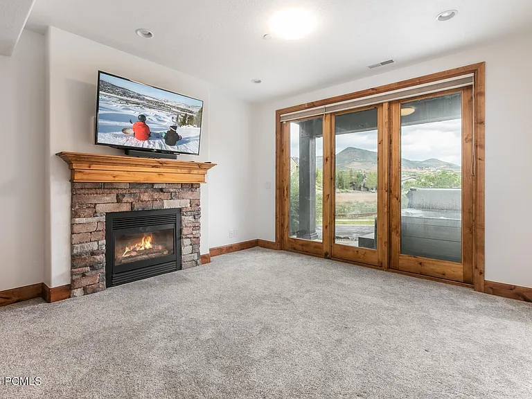 1242 W Stillwater Dr — Photo 15