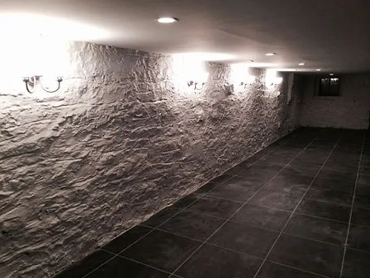 Rented by Nooklyn NYC LLC | media 25