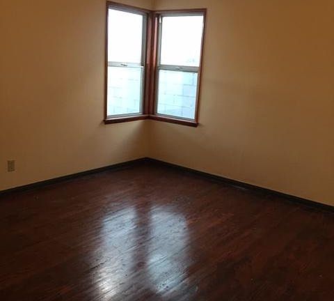 4th image of 1616 W 205th St