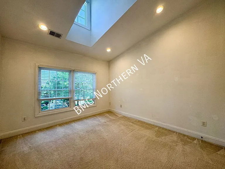 3091 McKinnon Way — Photo 23