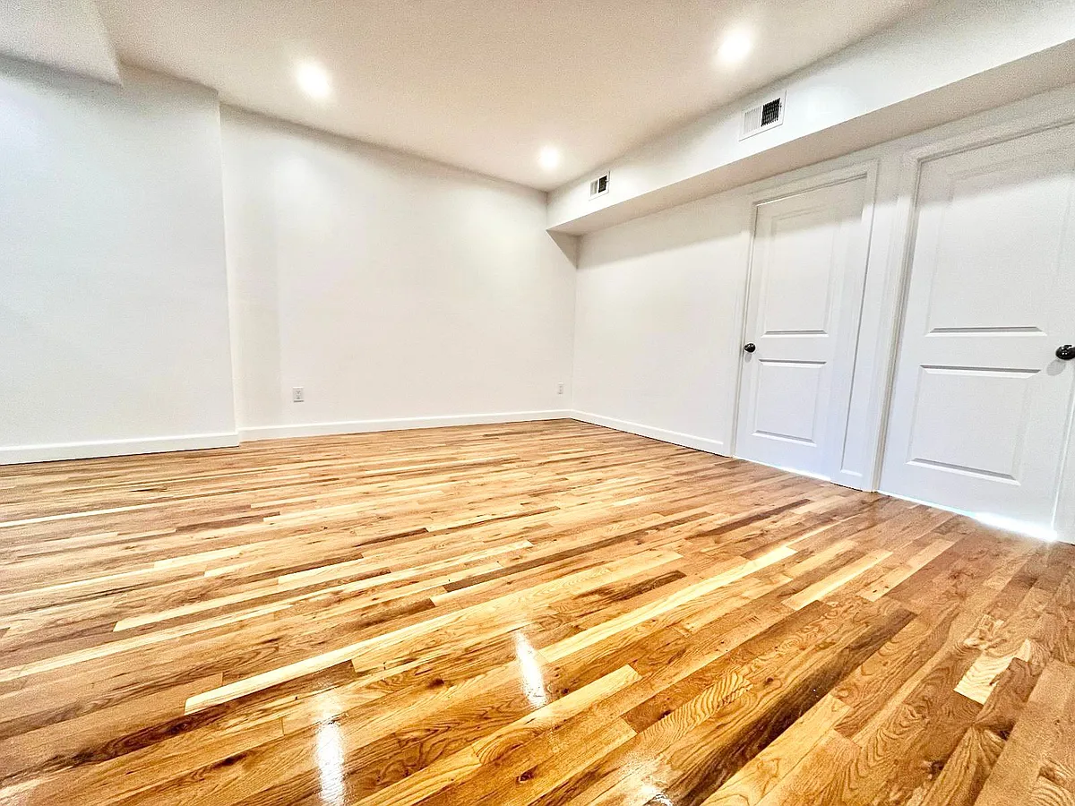 Building Photo - 275 Smith St #2