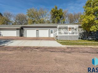 505 W Railroad St, Parker, SD 57053