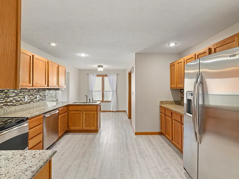 3442 Berkdale Dr — Photo 32
