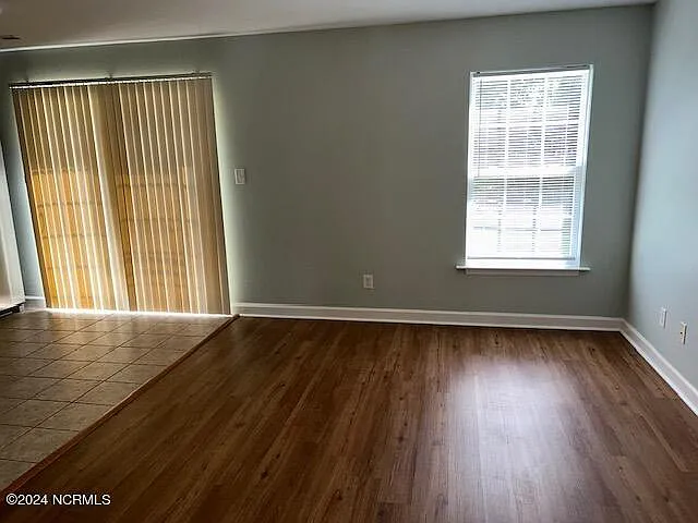 3 bed, 2.5 bath, 1450 sqft, $1,450 — Photo 3