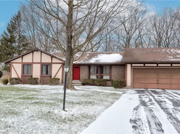 5 Crescence Dr, Geneva, NY 14456