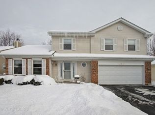 971 Pear Tree Ln, Wheeling, IL 60090