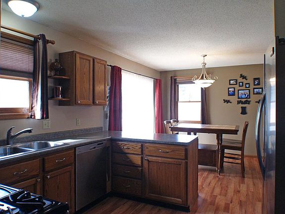 5th image of 928 Park Pl