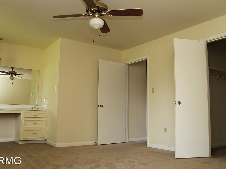 2nd image of 320 N Causeway Blvd APT 4