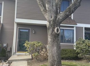 72 Arthur Ct, Pt Chester, NY 10573