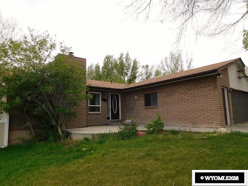 1st image of 400 Knotty Pine St