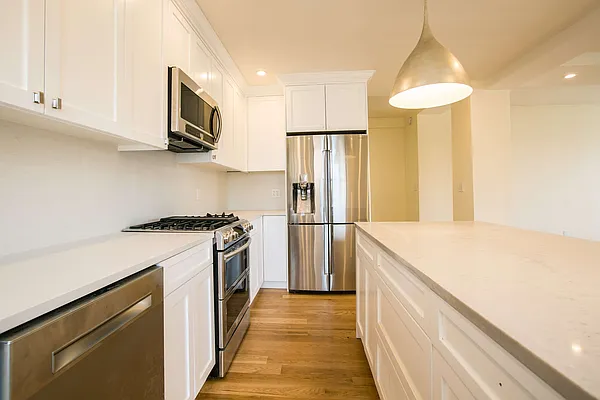 Sold by Roxann Realty LLC | media 16