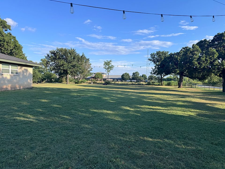 2nd image of 1117 County Road 1304