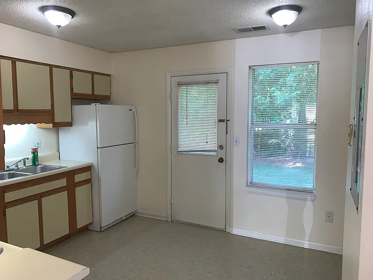 302 Greenwood Dr #302 — Photo 10