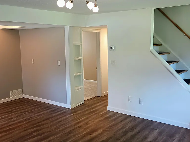 56 Greenview Dr — Photo 1