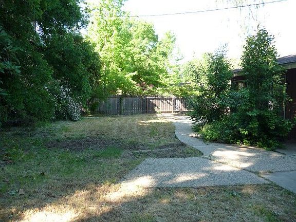 3rd image of 8319 N Meath Dr