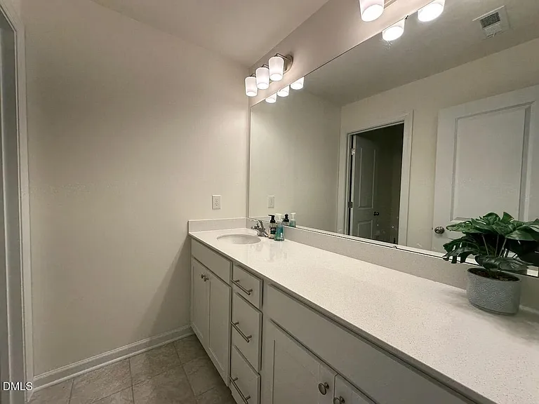 407 Auburndale Ct — Photo 16