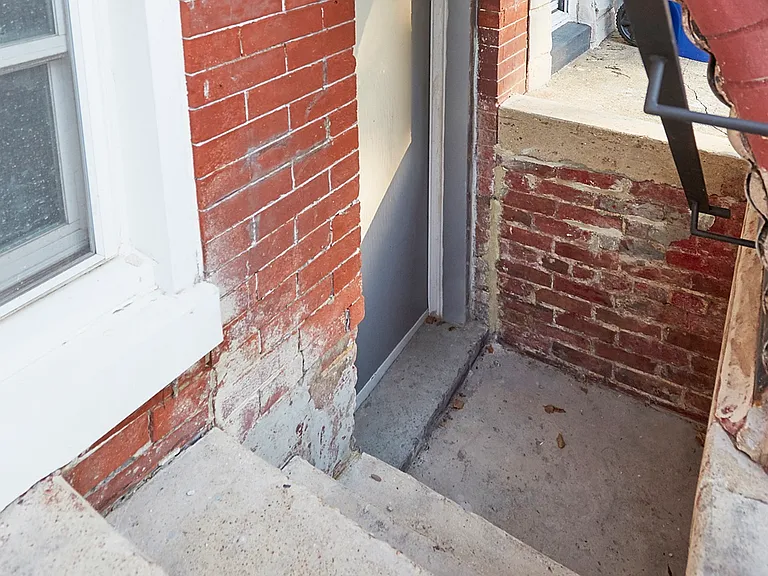 1141 W Hamburg St — Photo 35