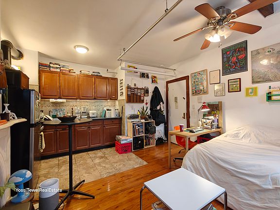 3rd image of 233 Cumberland St #5A