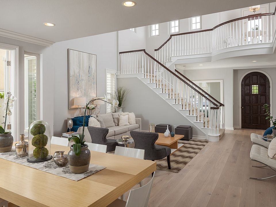 Welcome to 8 Marisol!