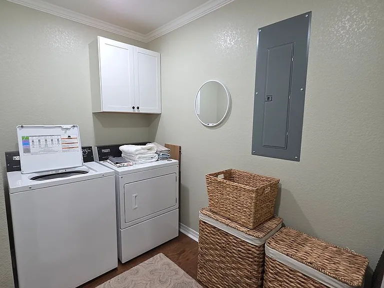 105 Pecan St — Photo 10