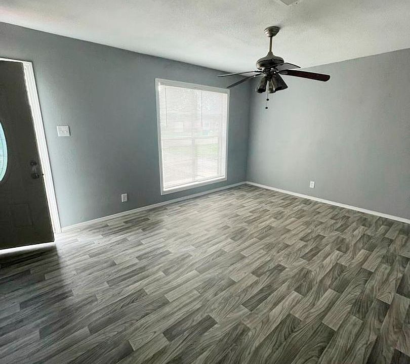 1st image of 3662 Hemlock Ln
