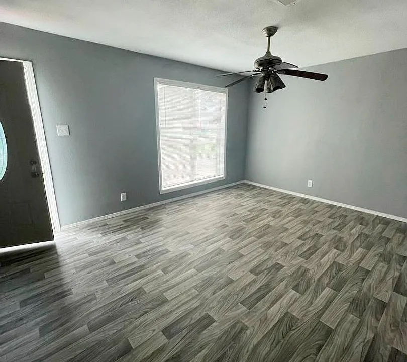 3662 Hemlock Ln