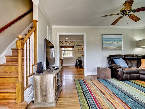 5th image of 2306 Oakwood Ln