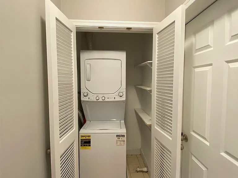 915 Madison St #6C — Photo 13