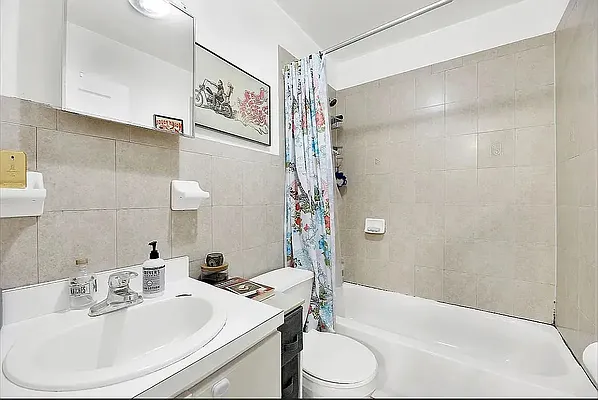 Rented by Brickview NYC Realty NYV LLC | media 8